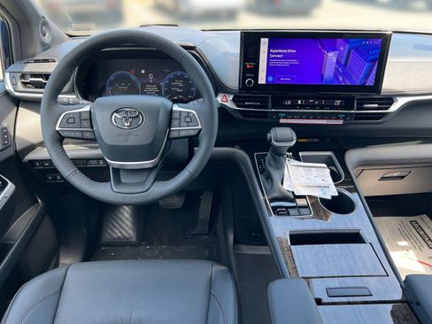 New 2026 Toyota Sienna Platinum AWD/4WD image 18