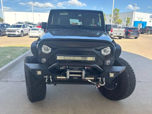 Used 2018 Jeep Wrangler Unlimited Sahara w/ Max Tow Package AWD/4WD image 1