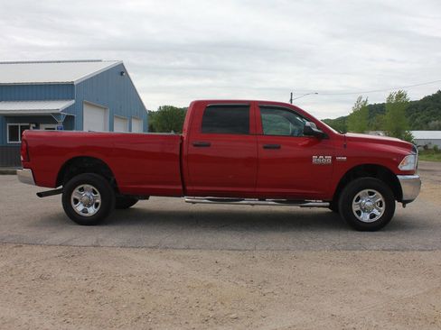 Used 2018 RAM 2500 Tradesman w/ Chrome Appearance Group AWD/4WD image 4