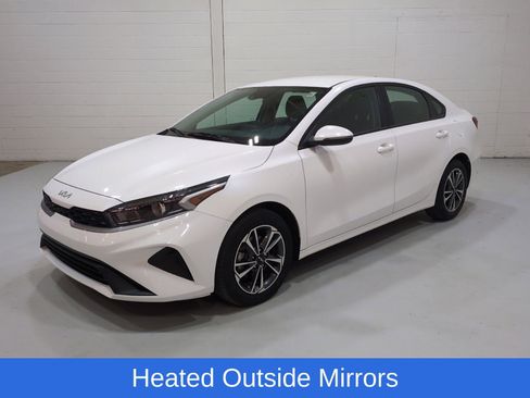 Certified 2023 Kia Forte LXS w/ LXS Technology Package FWD image 7