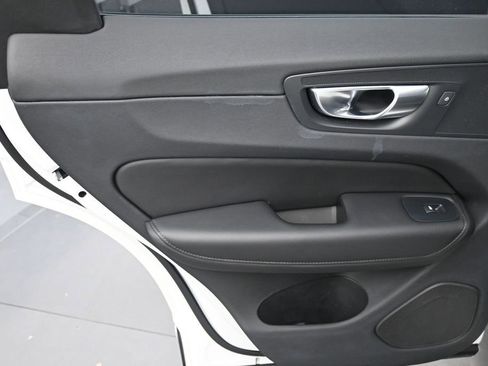 Certified 2025 Volvo XC60 B5 Plus AWD/4WD image 20