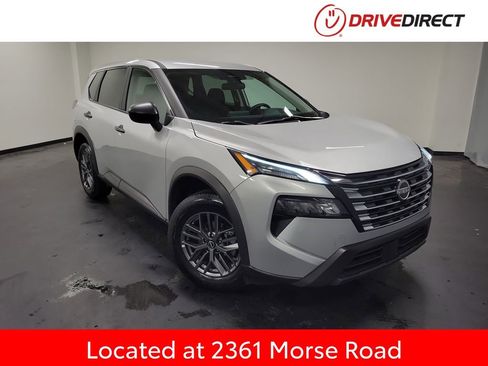 Used 2024 Nissan Rogue S image 1