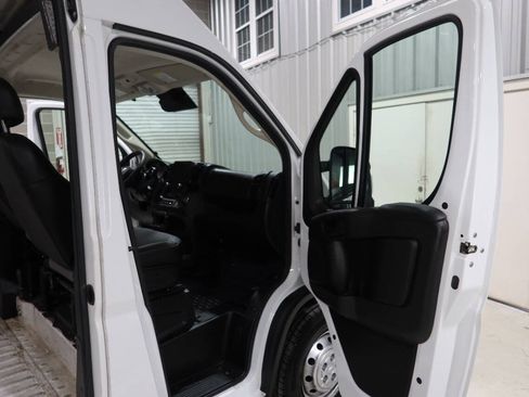 Used 2025 RAM ProMaster 2500 w/ Convenience Group FWD image 12