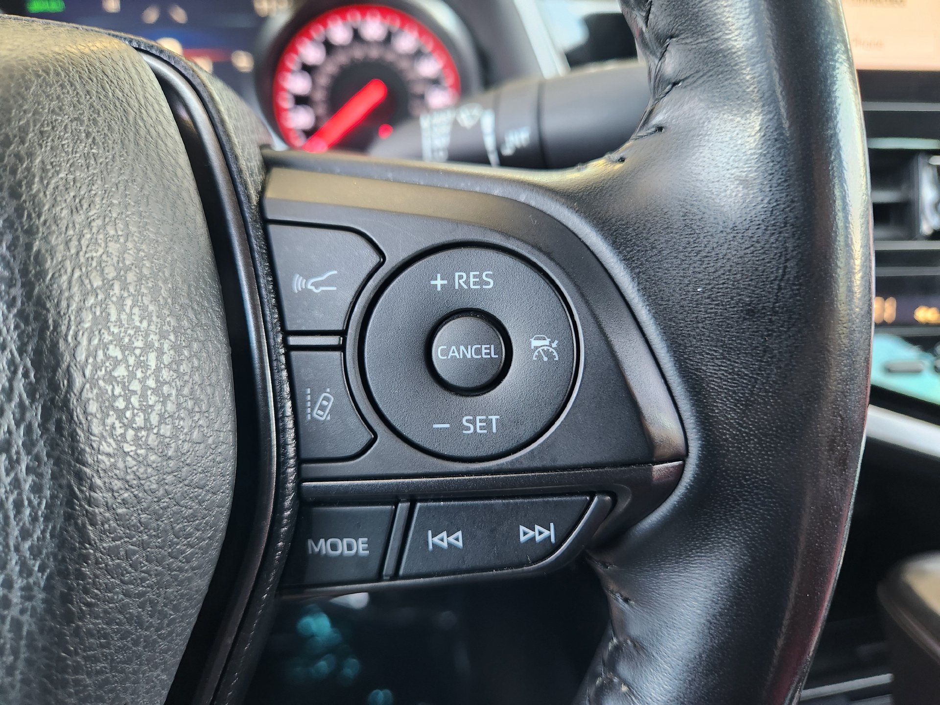 Used 2021 Toyota Camry XSE FWD image 29