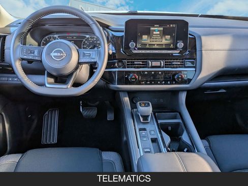 New 2025 Nissan Pathfinder SV image 13