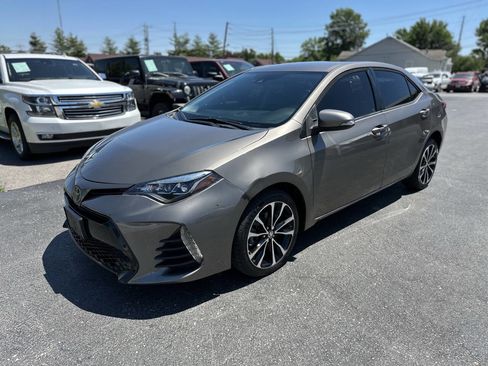 Used 2019 Toyota Corolla SE FWD image 3