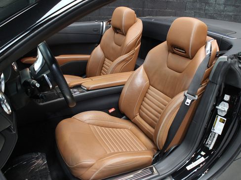 Used 2017 Mercedes-Benz SL 550 image 32