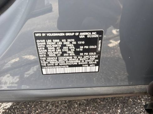Certified 2025 Volkswagen Atlas Peak Edition SE AWD/4WD image 32