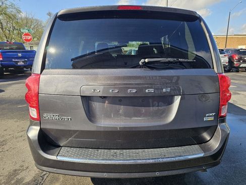 Used 2017 Dodge Grand Caravan SXT w/ Driver Convenience Group image 10