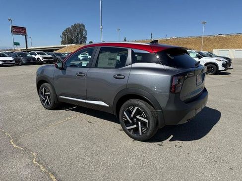 New 2026 Nissan Kicks SV w/ Interior Electronics Package FWD image 4