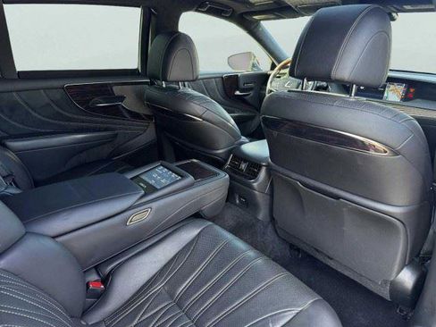 Used 2018 Lexus LS 500h w/ Luxury Package RWD image 38