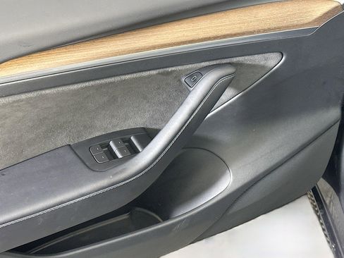 Used 2023 Tesla Model 3 Standard Range image 15