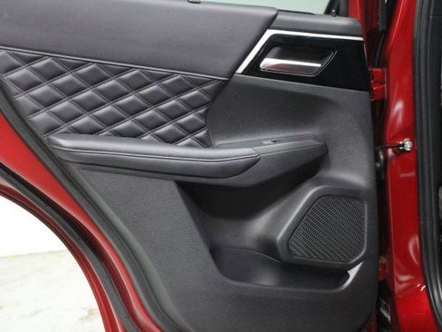 Used 2023 Mitsubishi Outlander SEL image 30