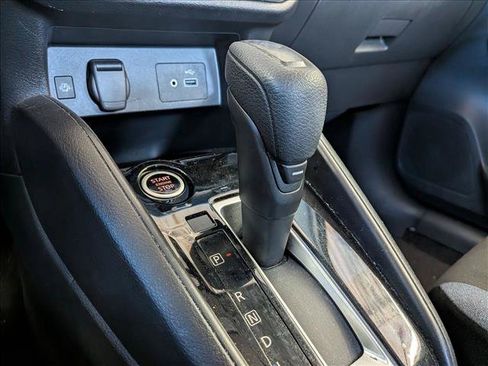 Used 2025 Nissan Versa SV FWD image 11
