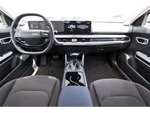 New 2026 Kia K4 FWD image 10
