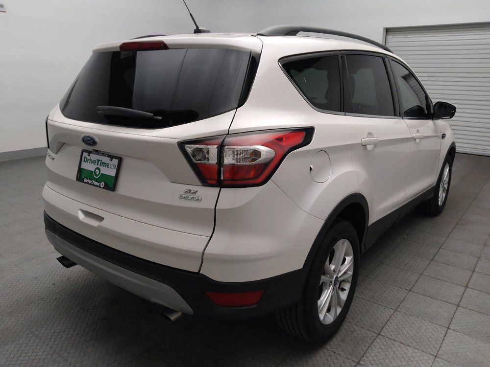 Used 2018 Ford Escape SE FWD image 9