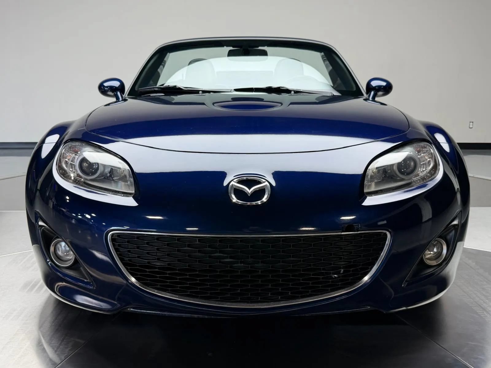 Used 2012 MAZDA MX-5 Miata Touring w/ Suspension Pkg RWD image 3