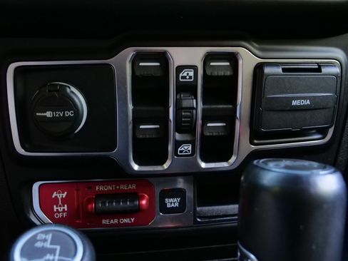Used 2020 Jeep Wrangler Unlimited Rubicon AWD/4WD image 16