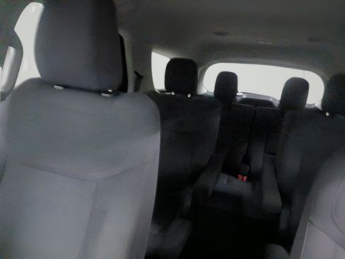 Certified 2025 Ford Explorer Active image 21