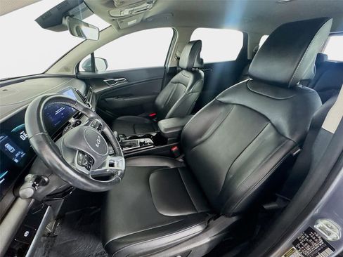 Certified 2024 Kia Sportage EX FWD image 11