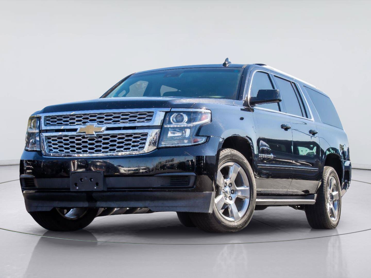 Used 2018 Chevrolet Suburban LS w/ All-Season Package AWD/4WD image 1