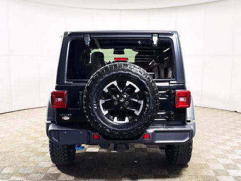Used 2024 Jeep Wrangler Unlimited Rubicon 4xe w/ Convenience Group AWD/4WD image 8