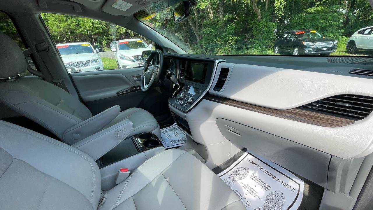 Used 2017 Toyota Sienna XLE Premium w/ Protection Package AWD/4WD image 29