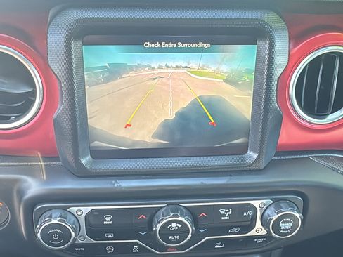 Used 2023 Jeep Wrangler Rubicon image 19