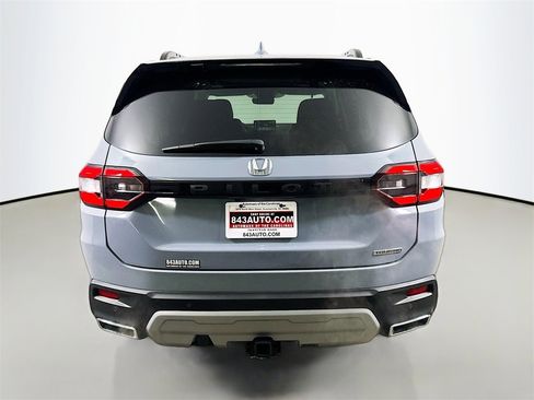 Used 2025 Honda Pilot Touring image 6