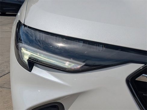 Used 2023 Buick Envision Essence w/ Sport Touring Package image 9