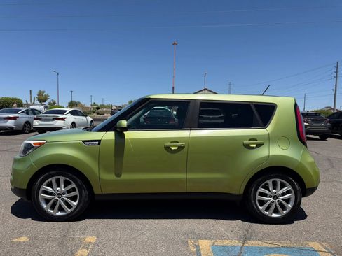 Used 2018 Kia Soul + FWD image 6