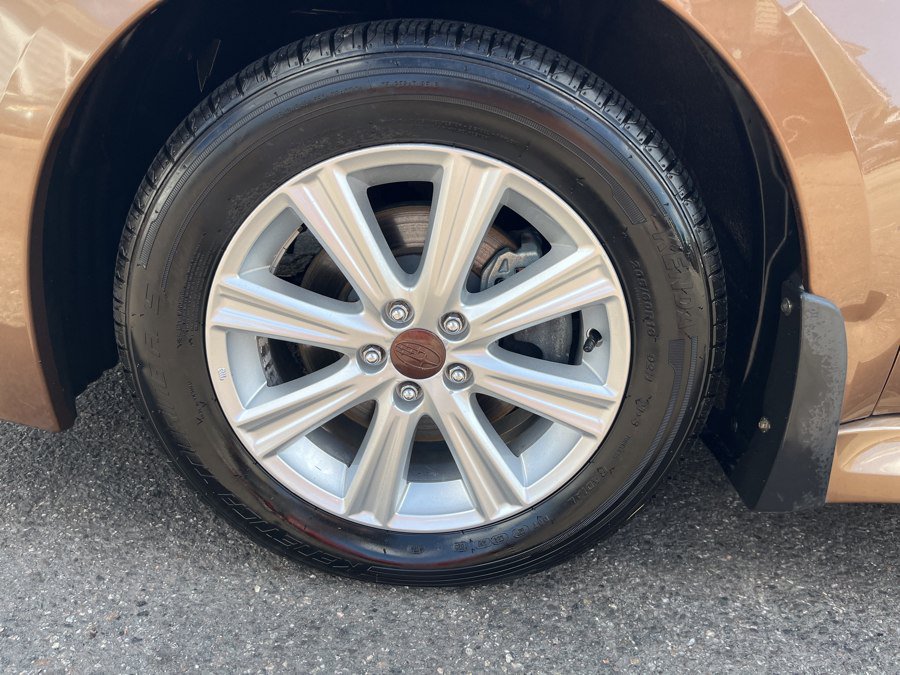 Used 2011 Subaru Legacy 2.5i Premium AWD/4WD image 21