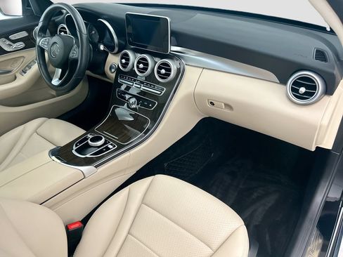 Used 2017 Mercedes-Benz C 300 4MATIC Sedan image 16