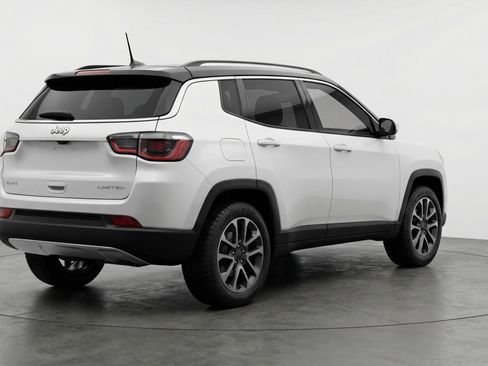 Used 2025 Jeep Compass Trailhawk AWD/4WD image 9