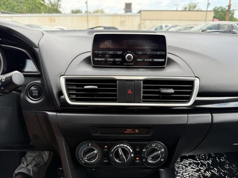 Used 2014 MAZDA MAZDA3 i Touring w/ Moonroof Package 1 FWD image 17