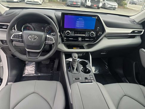 New 2026 Toyota Highlander XLE image 22
