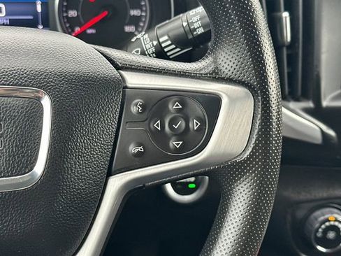 Used 2024 GMC Terrain SLE image 28