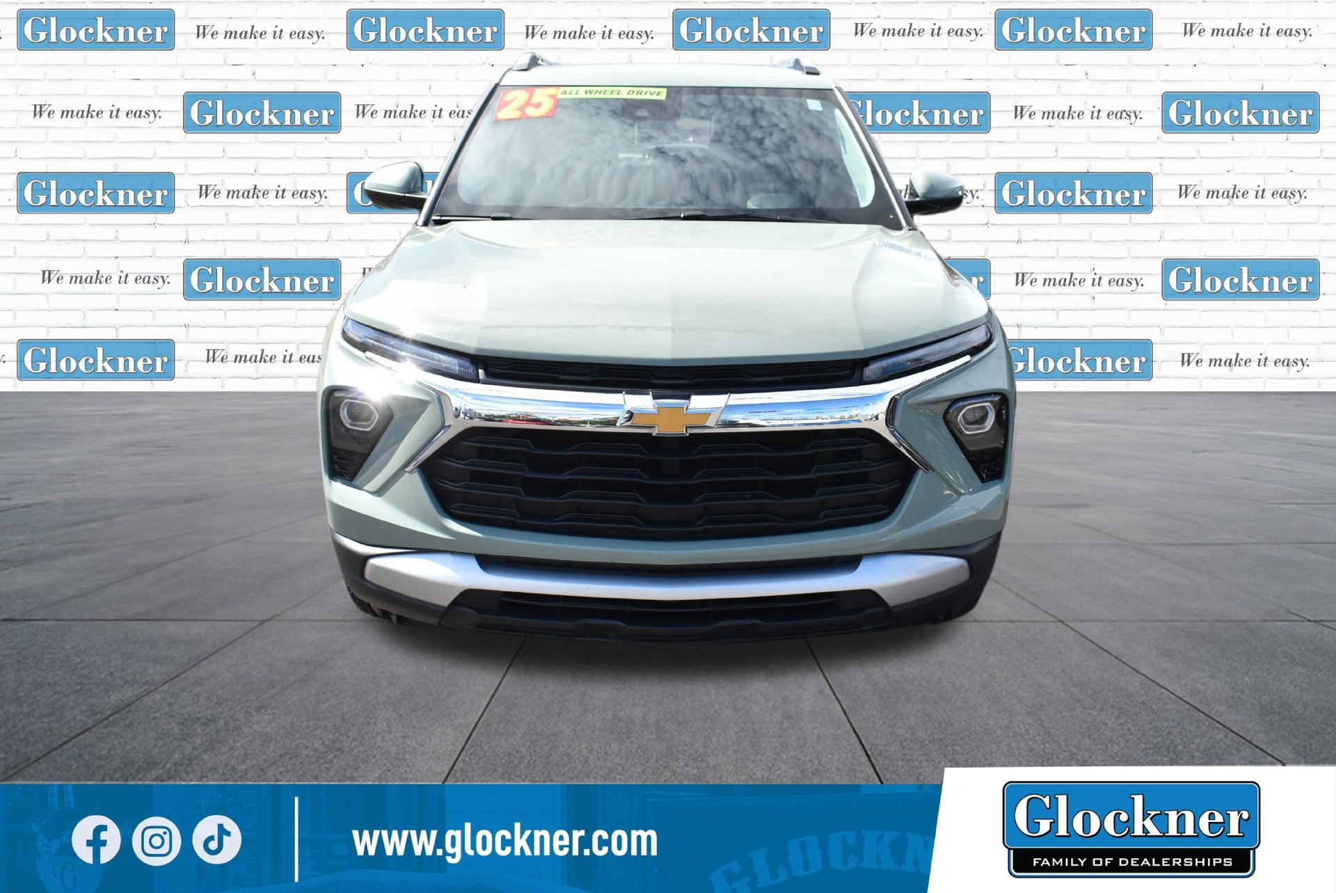Used 2025 Chevrolet TrailBlazer LT AWD/4WD image 2