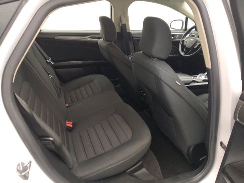 Used 2020 Ford Fusion SE AWD/4WD image 19