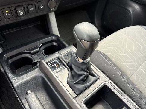 Used 2020 Toyota Tacoma TRD Off-Road w/ Technology Package image 23