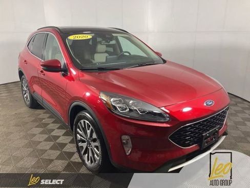Used 2020 Ford Escape Titanium AWD/4WD image 9