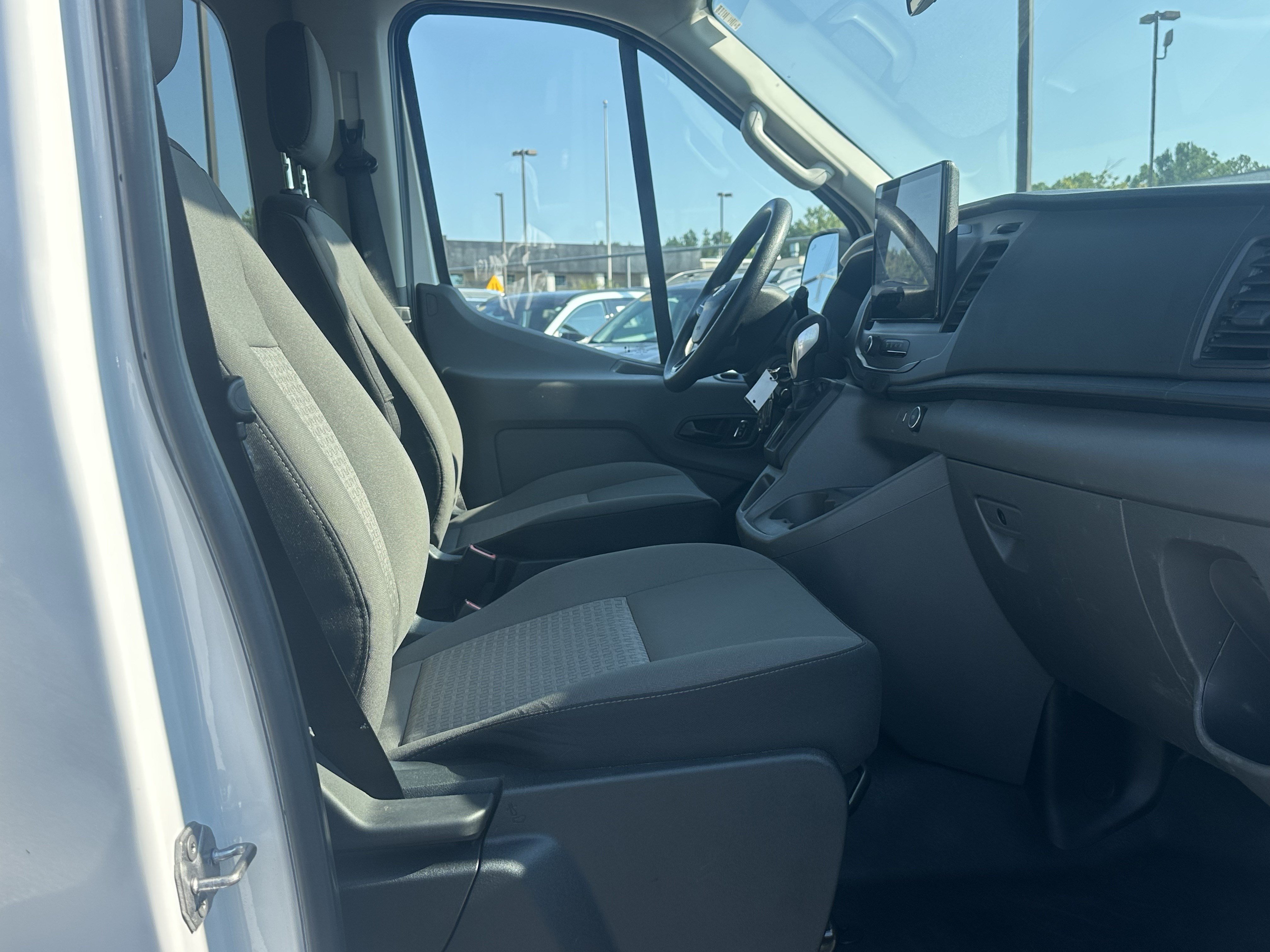 Used 2022 Ford Transit 350 XLT RWD image 14