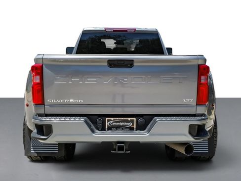 Used 2025 Chevrolet Silverado 3500 LTZ w/ LTZ Convenience Package AWD/4WD image 9