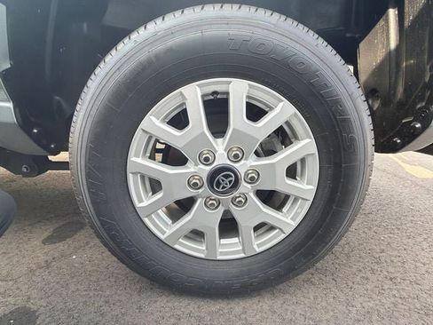 Used 2025 Toyota Tacoma SR5 image 8