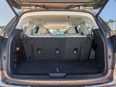 Certified 2022 Subaru Ascent Limited w/ Technology Package image 35