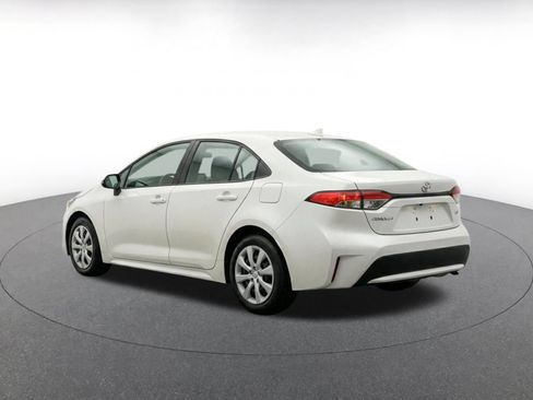 Used 2025 Toyota Corolla LE FWD image 7
