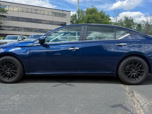 Used 2021 Nissan Altima 2.5 S w/ Driver Assist Package FWD image 5