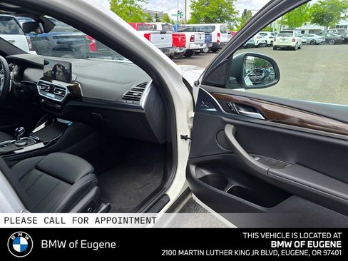 Used 2025 BMW X4 xDrive30i AWD/4WD image 10