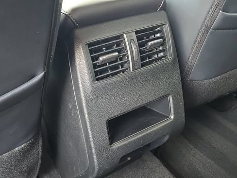 Used 2025 Mitsubishi Outlander SE FWD image 38
