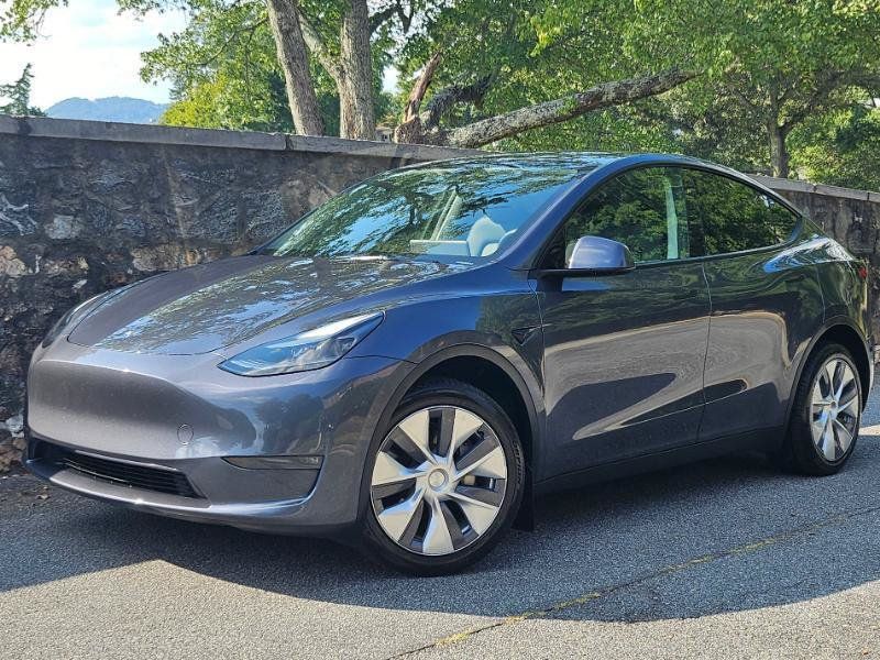 Used 2023 Tesla Model Y Long Range AWD/4WD image 5